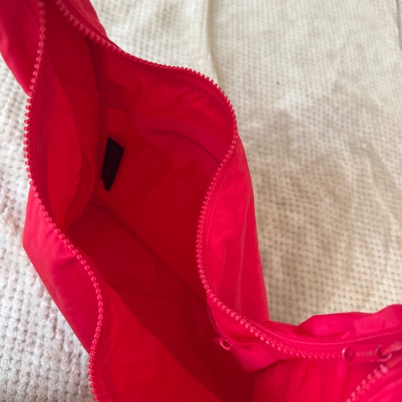 Baggu Candy Apple Nylon Shoulder Bag - Picture 5 of 8